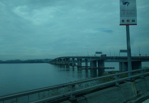 Un pont qui relit Singapour à la Malaisie