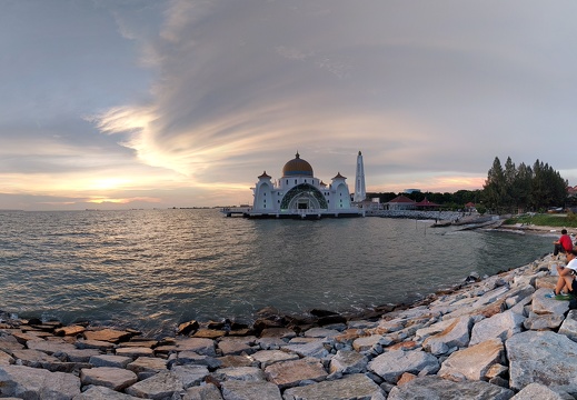Panorama sur la mosquée Selat Melaka