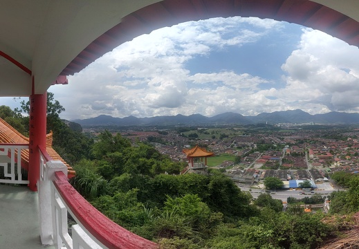 La vue depuis la colline au dessus de la caverne de Perak Tong